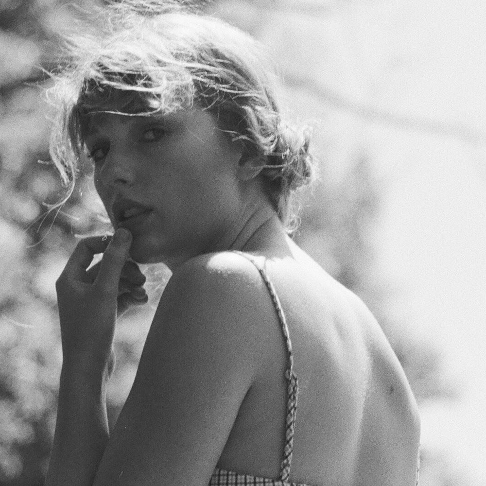 Taylor Swift - Folklore (Red Vinyl Target Exclusive)